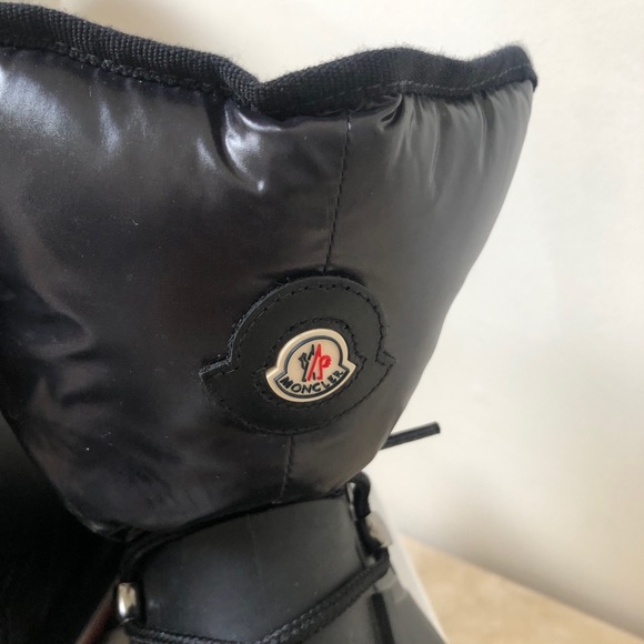 Hold! Moncler Inaya size 39 women puffer boot EUC - Picture 16 of 16